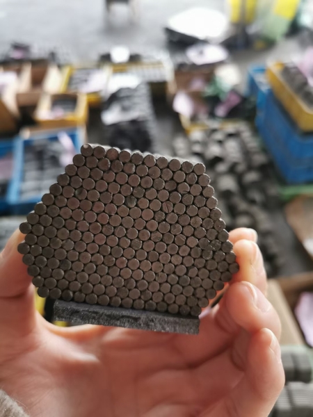 亜鉄酸塩のブロックの磁石