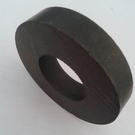 購入 D100X70X20mmの亜鉄酸塩永久的なリング産業分野の堅い亜鉄酸塩の磁石 online manufacture