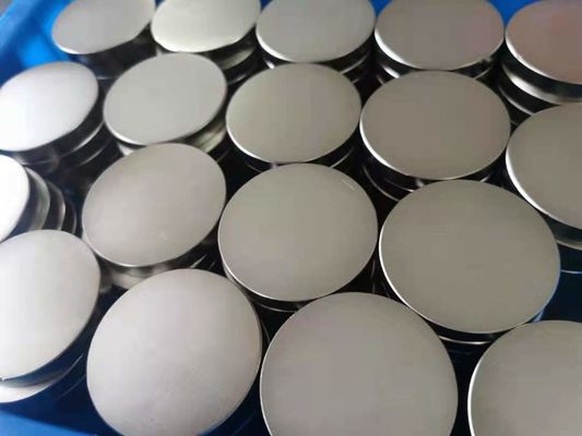 購入 小さく薄い注文のネオジムの磁石の強い円形の平らなNdfebの磁石15mmX1mm online manufacture